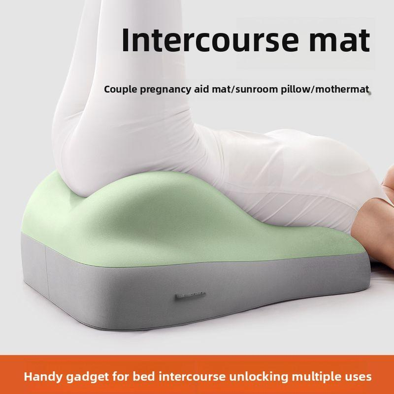 CozyComfort Pregnancy Pillow: Butt & Waist Support for Couples