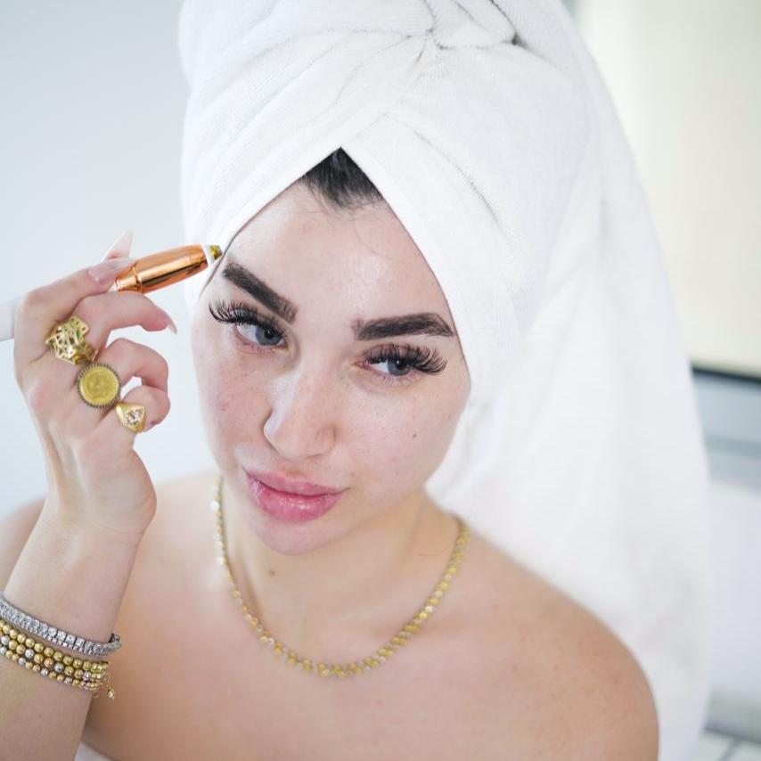 2-in-1 Eyebrow & Facial Trimmer