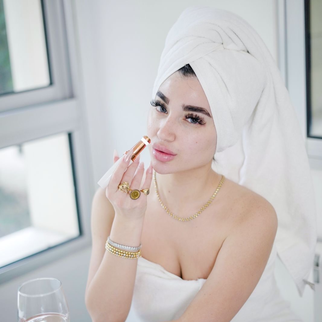 2-in-1 Eyebrow & Facial Trimmer